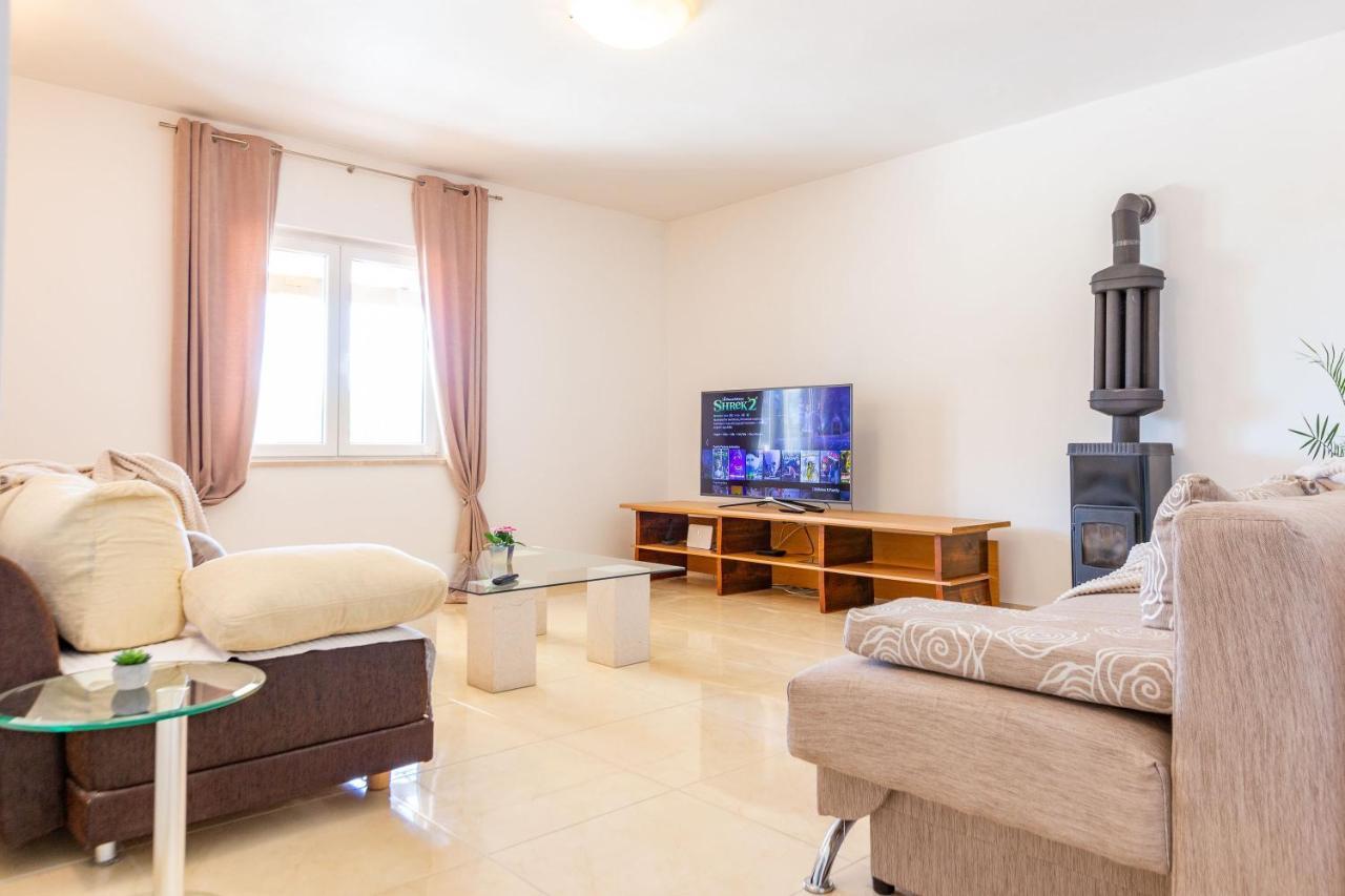 Sjor 2 Bdr W Grill Apartment Zadar
